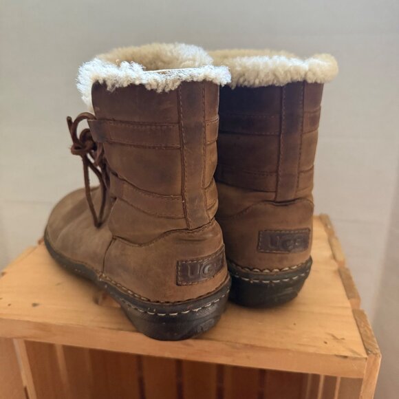 UGG Size 8 Brown Caspia Sheepskin-Lined Leather Winter Lace-Up Ankle Bootie Boot - Picture 14 of 16